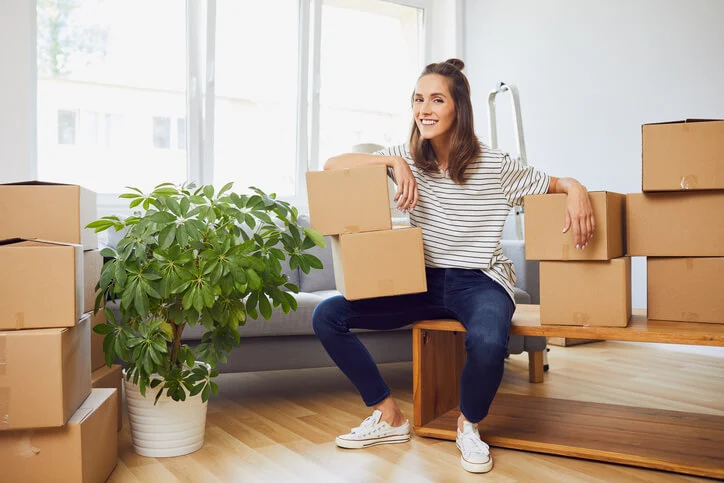 Etudiants emménageant dans une location étudiante à Perpignan