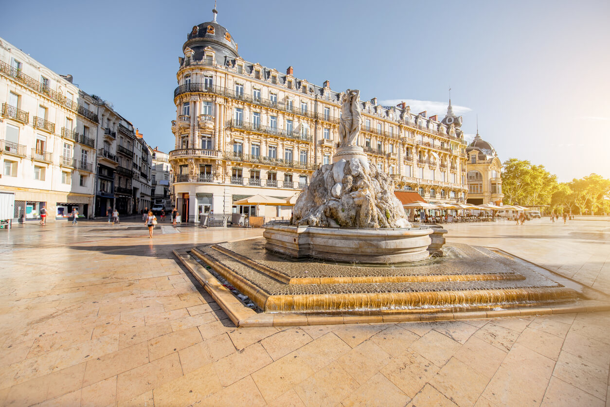 La fontaine des trois grâces à Montpellier, représentant la beauté de cette ville française prisée par les jeunes étudiants, recherchant surtout un appartement étudiant dans Montpellier